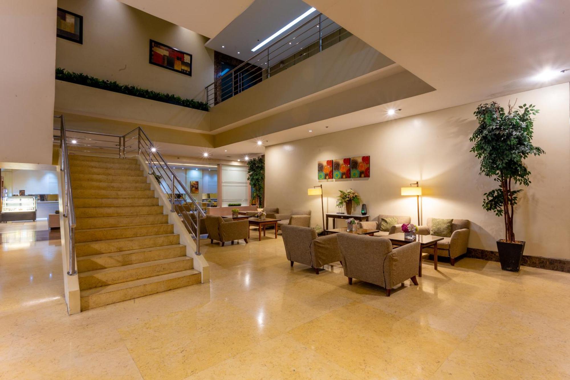 La Breza Hotel Quezon City Dış mekan fotoğraf