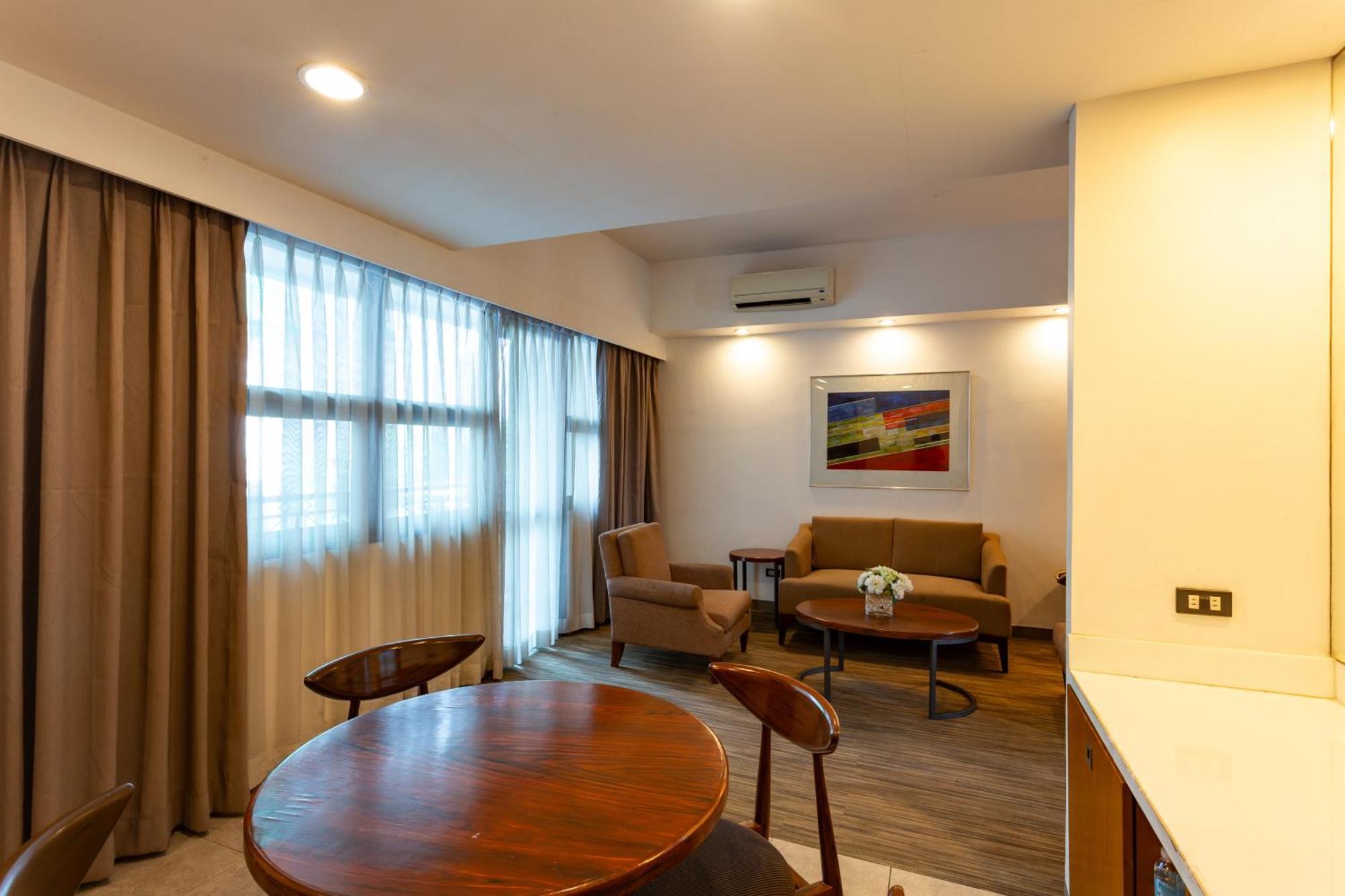 La Breza Hotel Quezon City Dış mekan fotoğraf