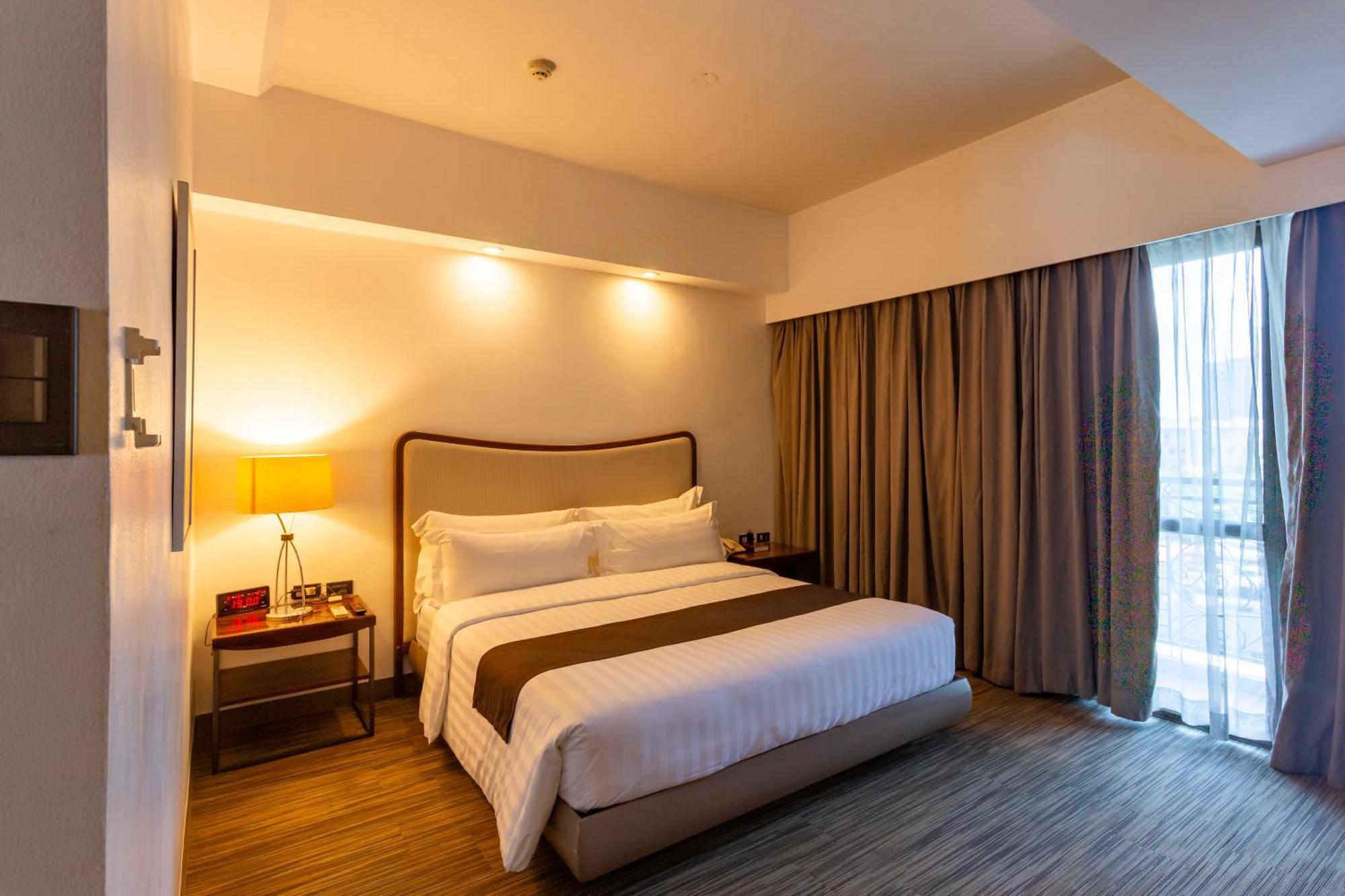 La Breza Hotel Quezon City Dış mekan fotoğraf