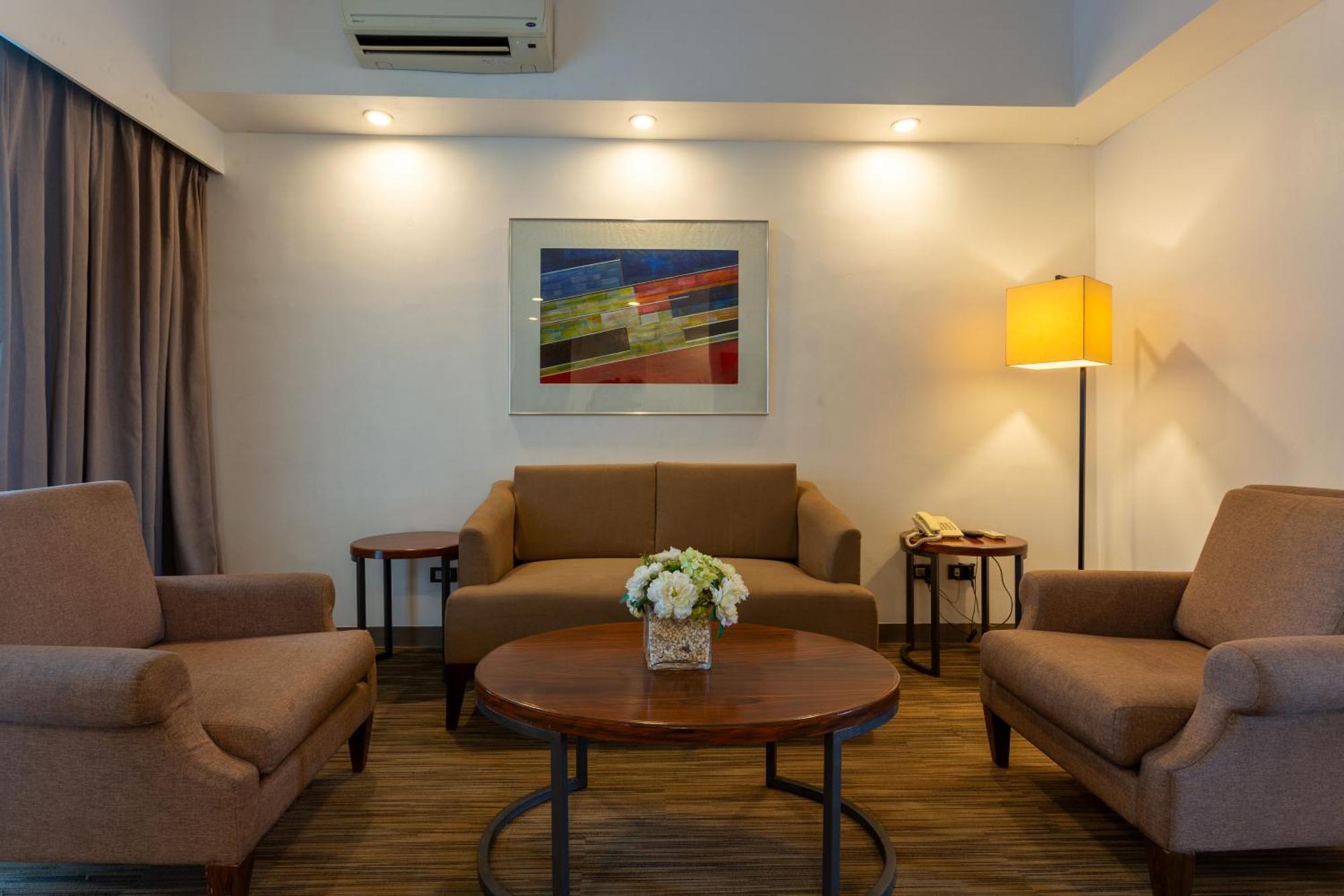 La Breza Hotel Quezon City Dış mekan fotoğraf